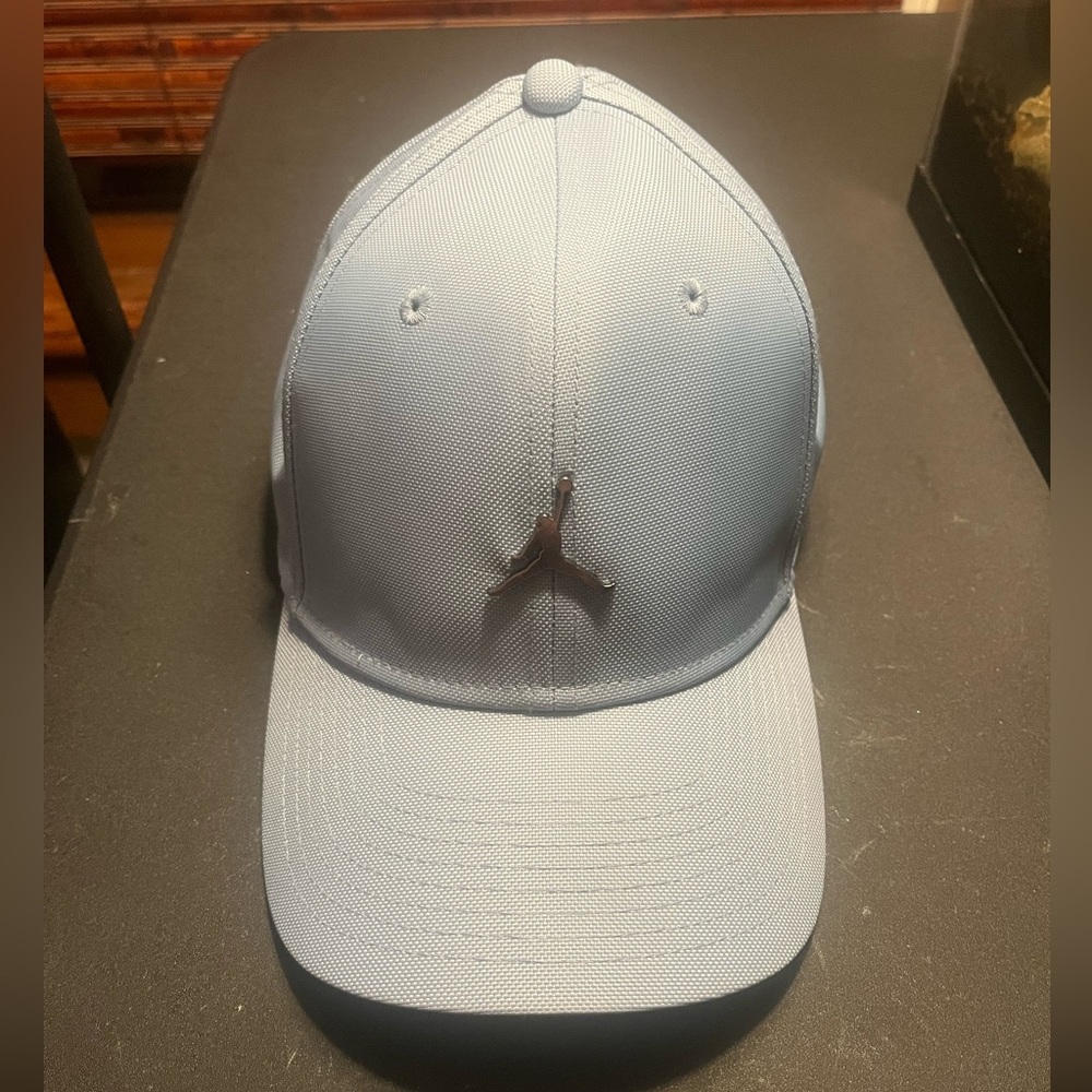 Air Jordan Men’s Baseball Hat Size M/L